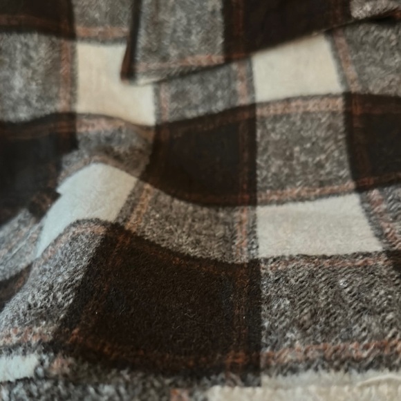 POL | Dolman Sleeve Checkered Utility Jacket in Brown and Cream - Picture 8 of 13